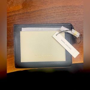 NWT MARC JACOBS LEATHER COSMETIC BAG SMOKED ALMOND (retail $175)